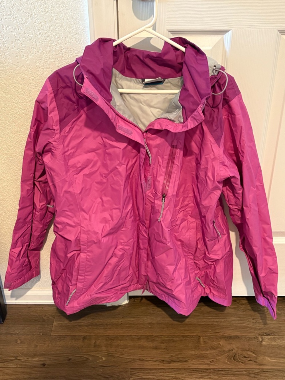 Columbia Women's 1X Arcadia II Rain Jacket - Magenta Fuchsia Waterproof Shell